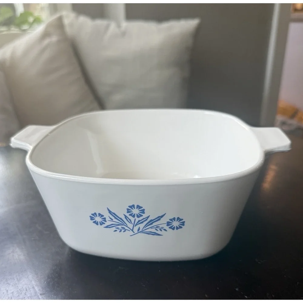 2 Vintage Corning Ware Blue Cornflower Casserole Dishes No Lids 1 1/2 q & 1 3/4q